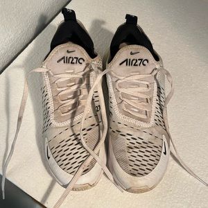 Woman’s Nike air 270 size 7